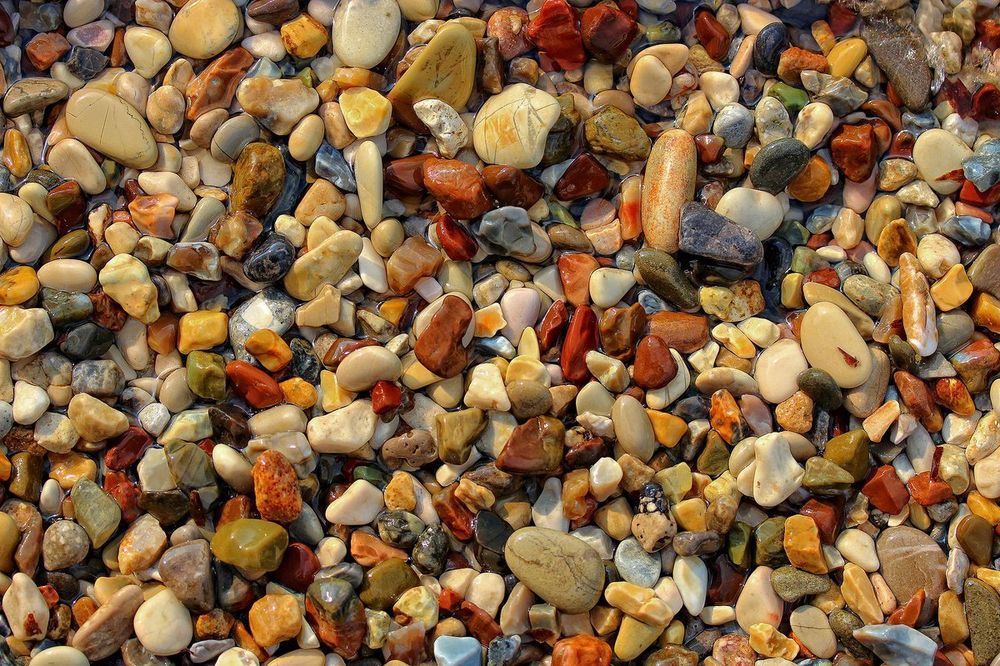 мозаика морские камешки в интерьере